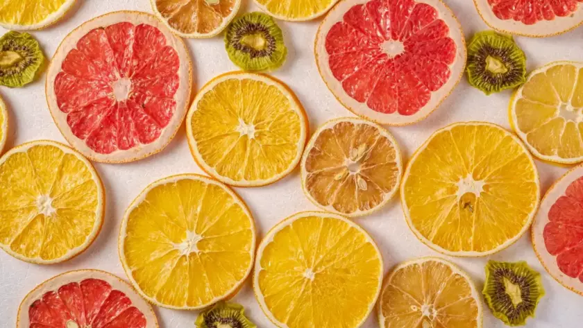 image of fresh vs dried fruits